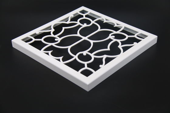 Placa de revestimento de alumínio de parede exterior resistente à corrosão e antiestática usando painéis metálicos