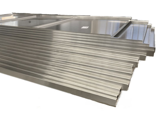 Instalação de parede exterior revestida de revestimento de alumínio com revestimento de fluorocarbonato antiestático