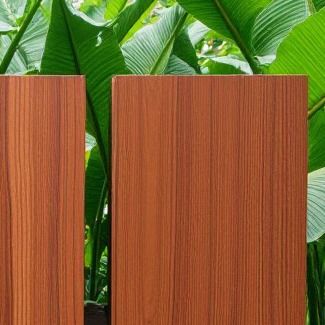 Efeito de madeira painel PVDF 3mm espessa liga de alumínio proteção ambiental PE processo de pintura de fluorocarbonetos para decoração de interiores